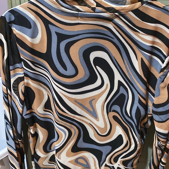 New without tags Vanilla Star Medium Blue Tan and White Mesh Top - Picture 4 of 6